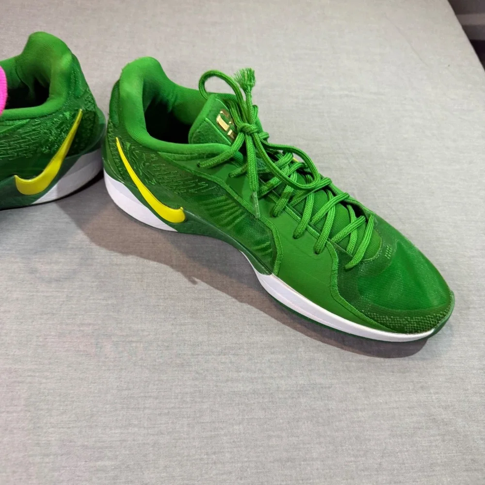 Nike Sabrina 2 Oregon Ducks Mens 13.5 Green Yellow  HQ4344-300 Basketball EUC‎